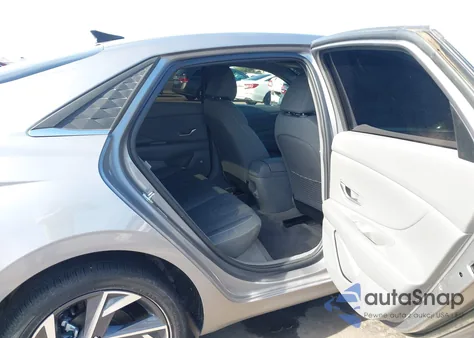 2025 Hyundai Elantra Sel Convenience z USA, uszkodzony, nr VIN KMHLS4DG4SU911820